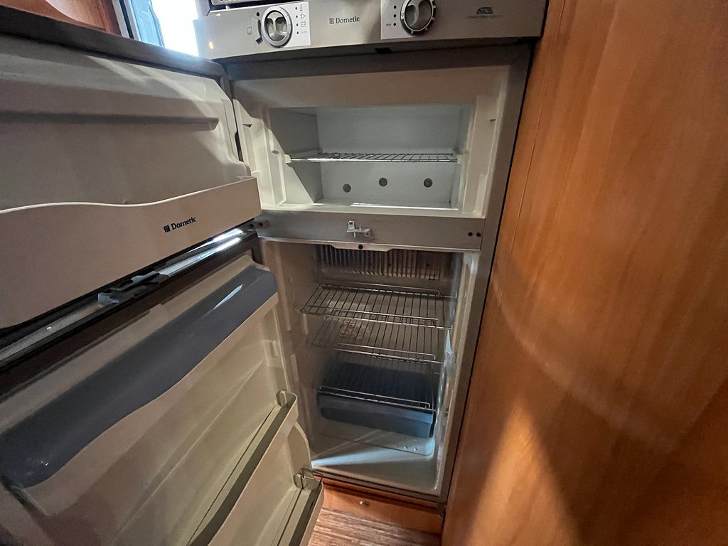 Adria Coral 670 SL /B-körkort/Solcell/Långbädd/Garage - Adria