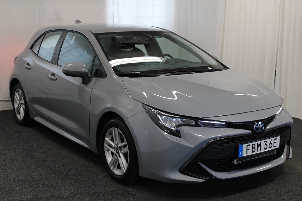 Toyota Corolla Hybrid e-CVT Active |Adaptiv-fart|S&V-hjul|CarPlay