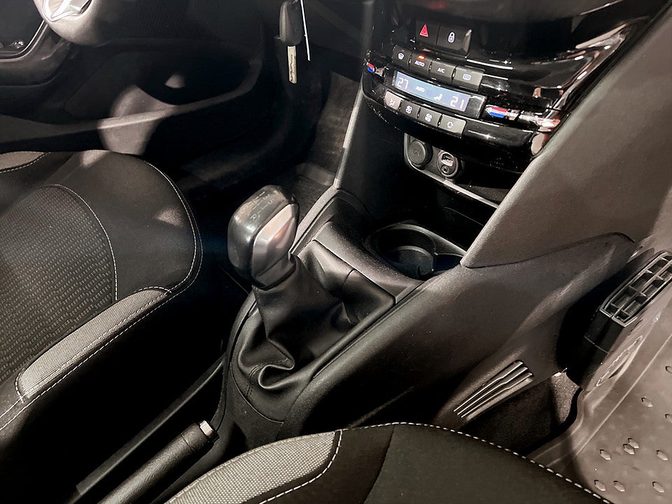 Bild på Peugeot 208 Style 1.2 PT 82hk PANO VÄRMARE LED-RAMP