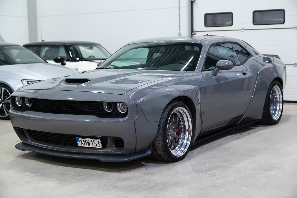 Dodge Challenger SRT Hellcat Legmaker 717hk Rotiform