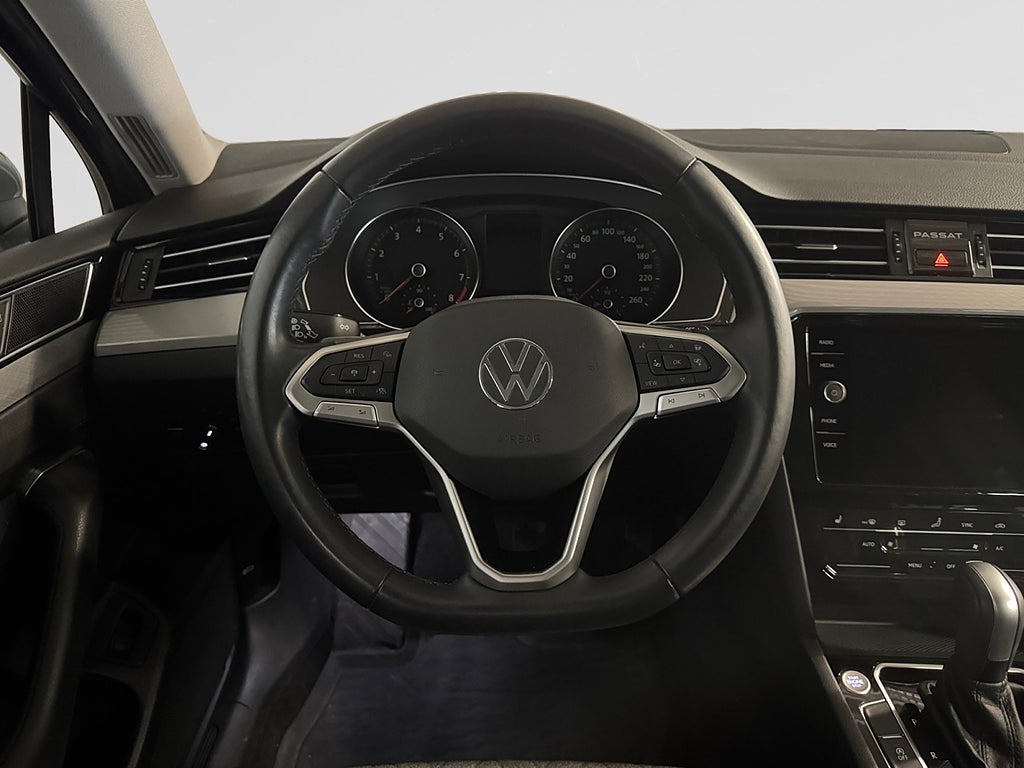 Volkswagen Passat Sportscombi 1.5 TSI Aut Adapt farth Dragkrok Rattvärme bild 12
