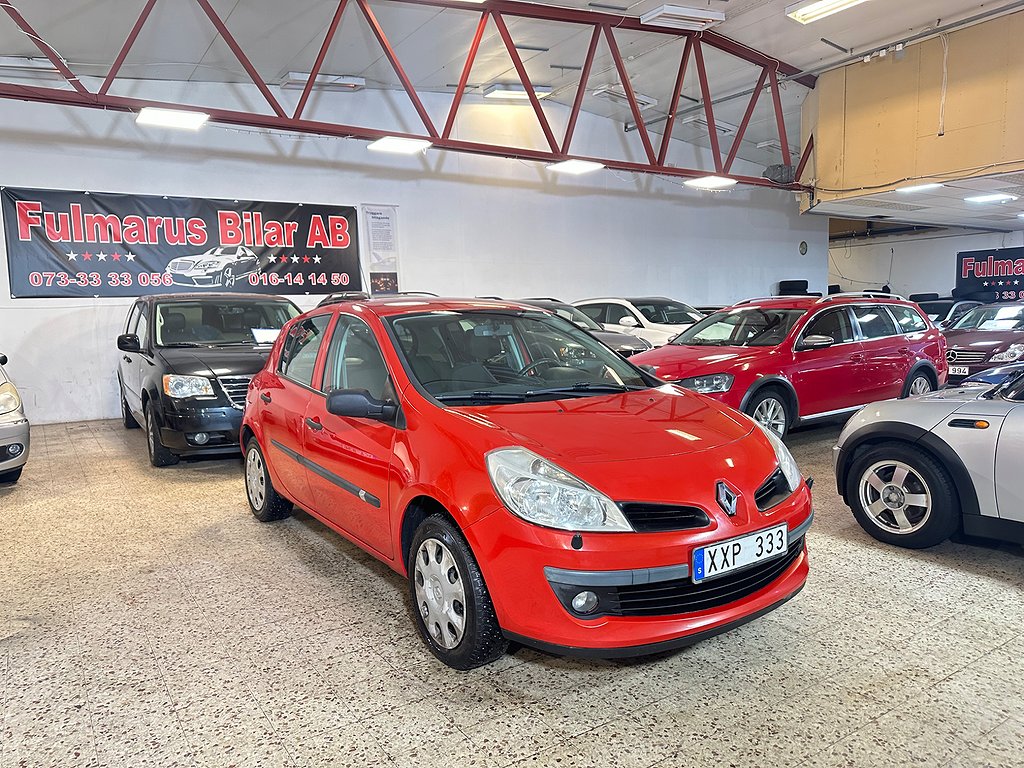 Renault Clio 1.6 Automat Ny Besiktad Ny Kamrem& Servad  112HK