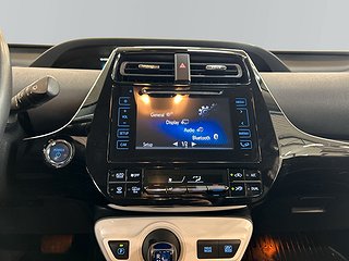 Toyota Prius Hybrid CVT S&V-hjul/HUD/Backkamera