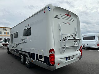 Husbil-halvintegrerad Hobby Toskana Exclusive 750 ELC 23 av 24