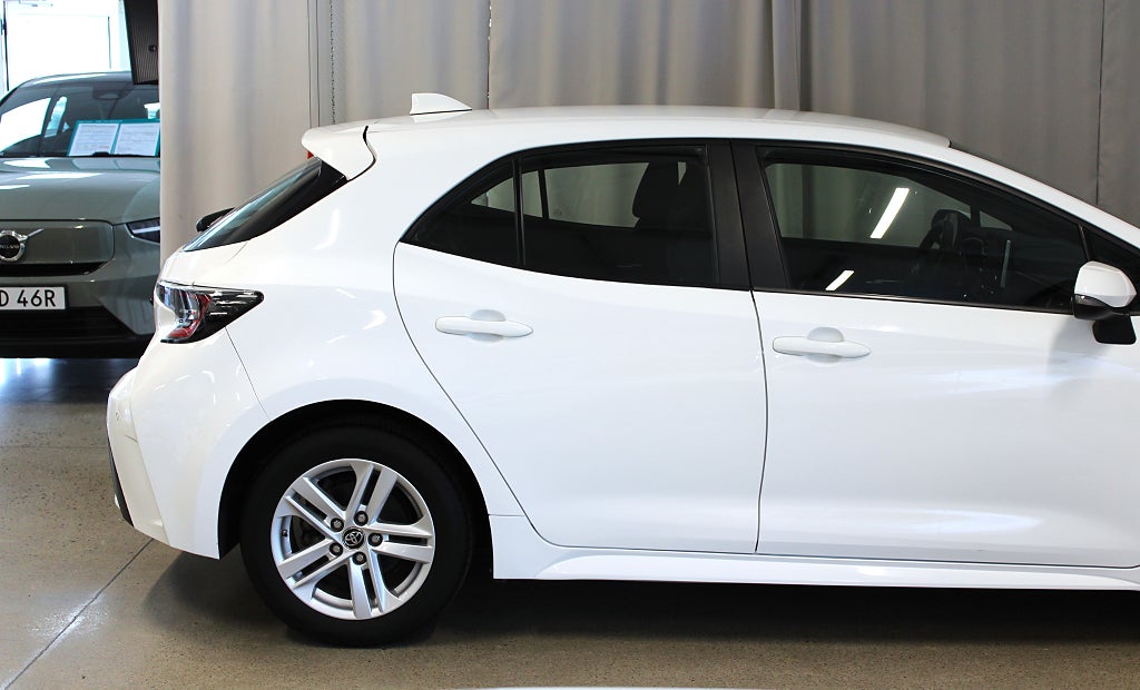Toyota Corolla Hybrid 122HK, Active, S&V-hjul, B-kamera, 3,99% Ränta