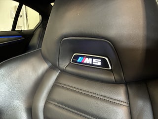BMW M5 Aut Kamera Cockpit Skinn Psens Head up 600hk SoV-hjul – bild 18