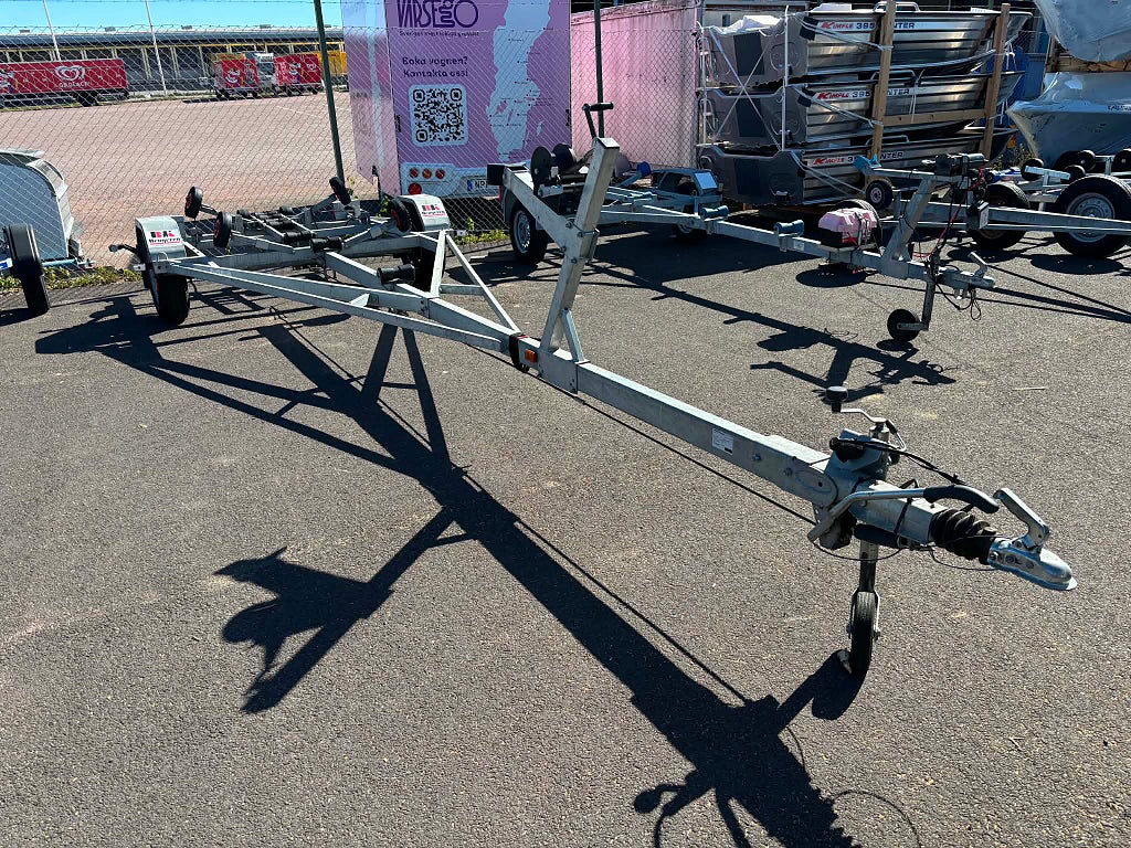 BK Hengeren P 1522T 80 km/h bromsad båttrailer 1500 kg 
