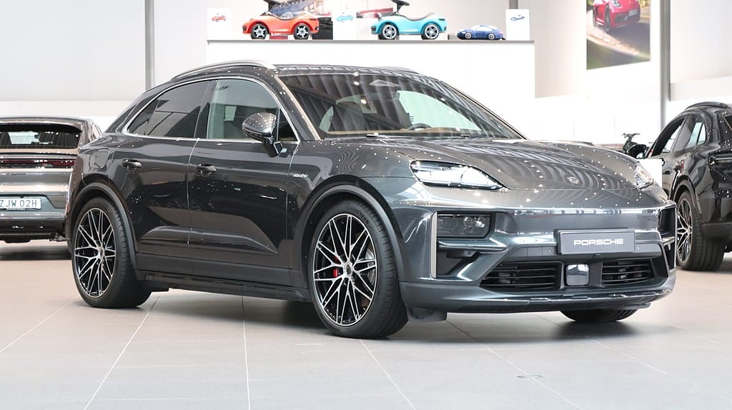 Porsche Macan Turbo Electric
