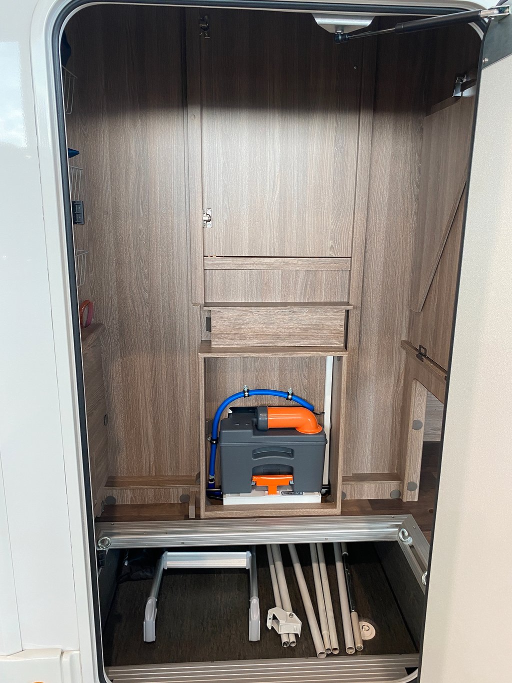 Kabe TMX 880 LT /Automat/AC/Solcell/ALDE/Taksäng/Ugn/5 bältad - Kabe