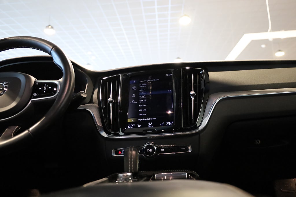 Volvo V60 Recharge T8 AWD 392hk R-Design Aut Kamera Leasbar