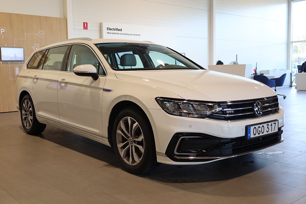 Volkswagen Passat GTE 1.4 TSI  GTE Drag Värmare Navi Kamera Leasbar 2021