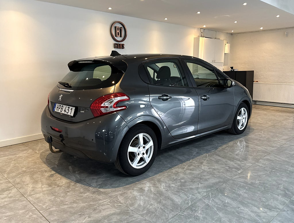 Peugeot 208 1.2 VTI EGS 82hk AUTOMAT LÅGMIL NYBES NYSERVAD DRAGKROK
