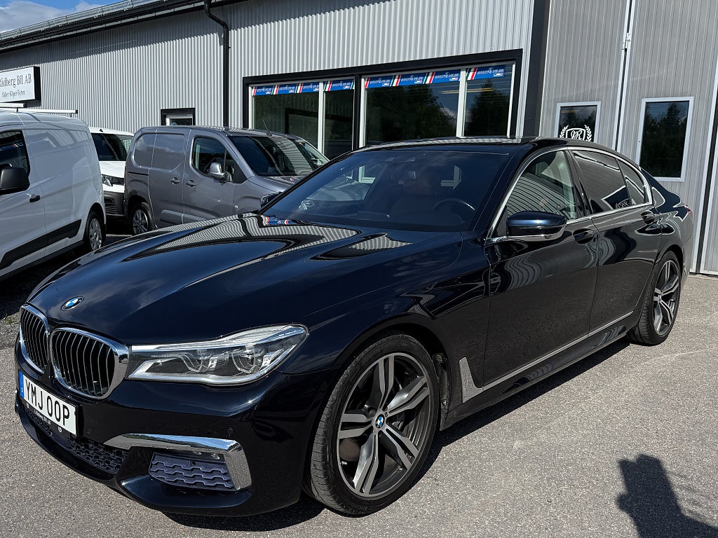 BMW 750 i xDrive M Sport 450hk B&W Navi Kamera Keyless Taklucka