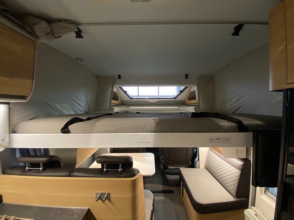 Adria Matrix Axess 670 SL /Taksäng/Solcell/B-körkort/Maxx-fan/EL-Patro - Adria