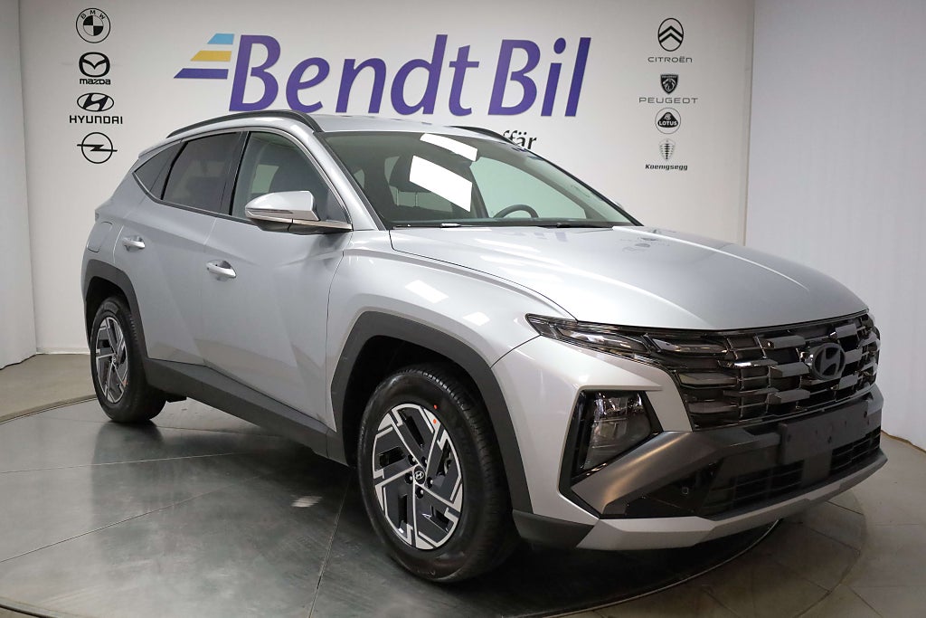 Hyundai Tucson PHEV 4WD Essential | Lagerbil|Adaptiv farth.|Rattvärme|