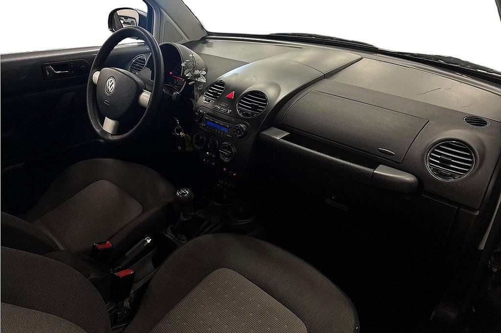 Volkswagen Beetle NEW BEETLE 1,6 NYSERVAD, 3 brukare