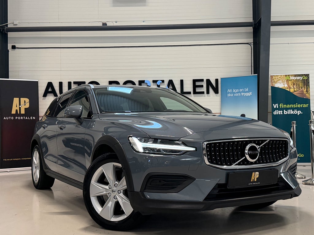 Volvo V60 Cross Country B4 AWD Geartronic Navi Pro Edition *Thunder grey