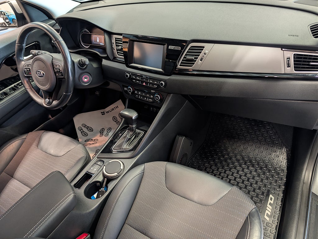 Kia Niro Hybrid DCT Advance Plus M-värm/V-hjul thumbnail