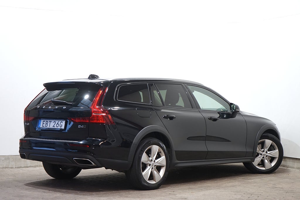 Volvo V60 Cross Country B4 AWD Advanced Navi Dragkrok B-Kamera 197hk
