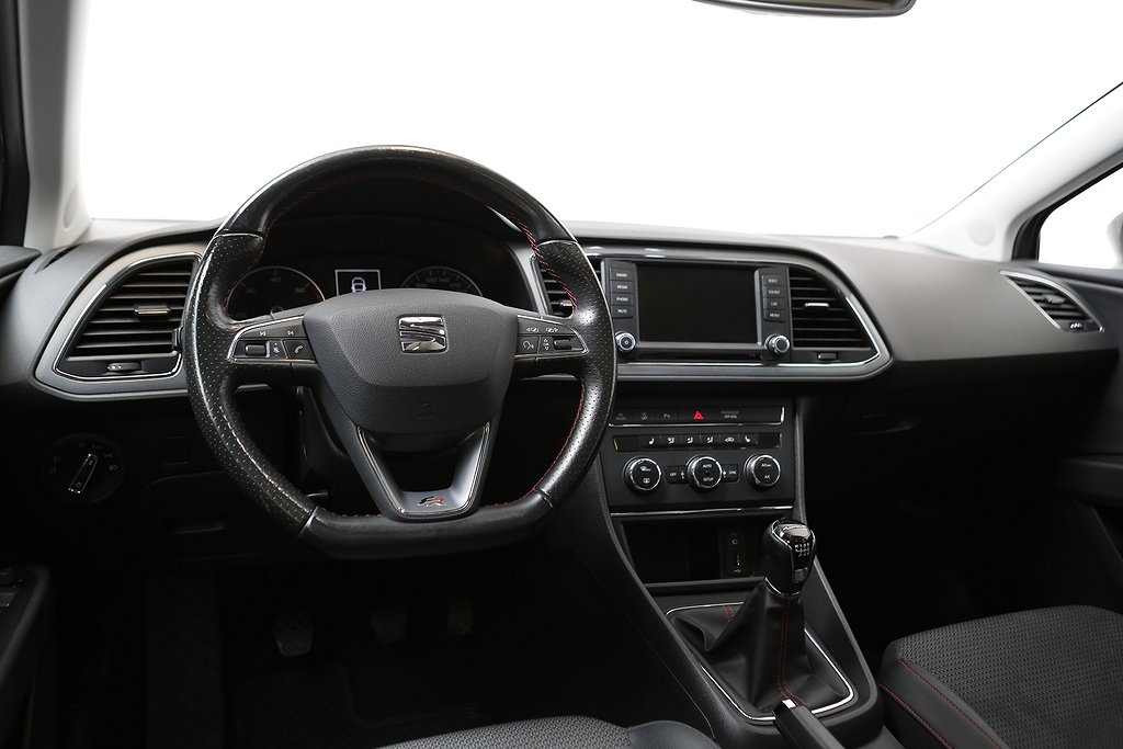 Seat Leon ST 2,0 TDI 150hk 4Drive FR Panorama Kamera Drag 2016