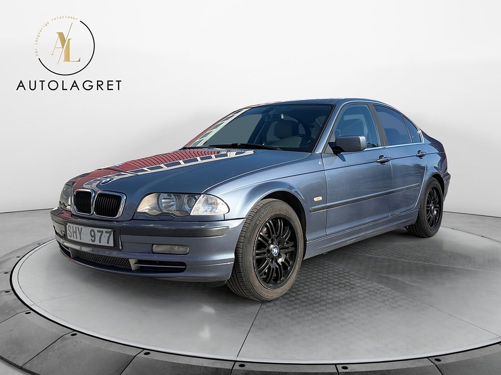 BMW 330i Sedan Motorvärmare Fullserv Sv-Såld Kamkedja 231hk