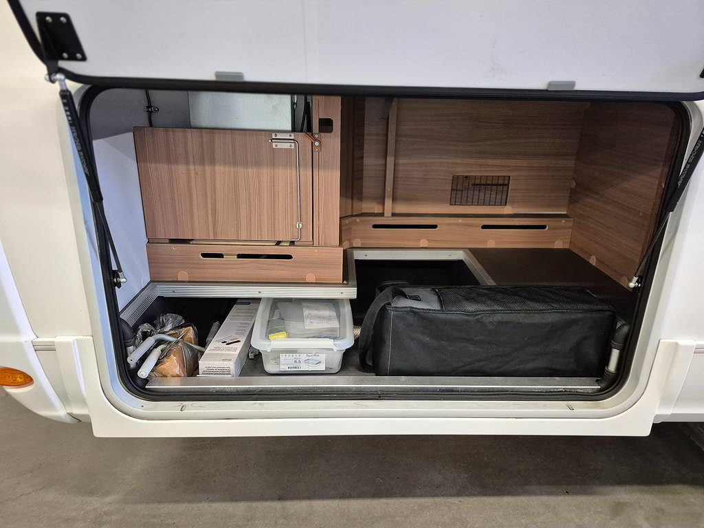 Adria Coral Plus 670 SLT /Cinderella/Solcell/AC bodel/Automat - Adria