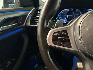 BMW X3 xDrive30e M Sport 1 ägare Cockpit Drag Kamera Pvärm SoV – bild 20