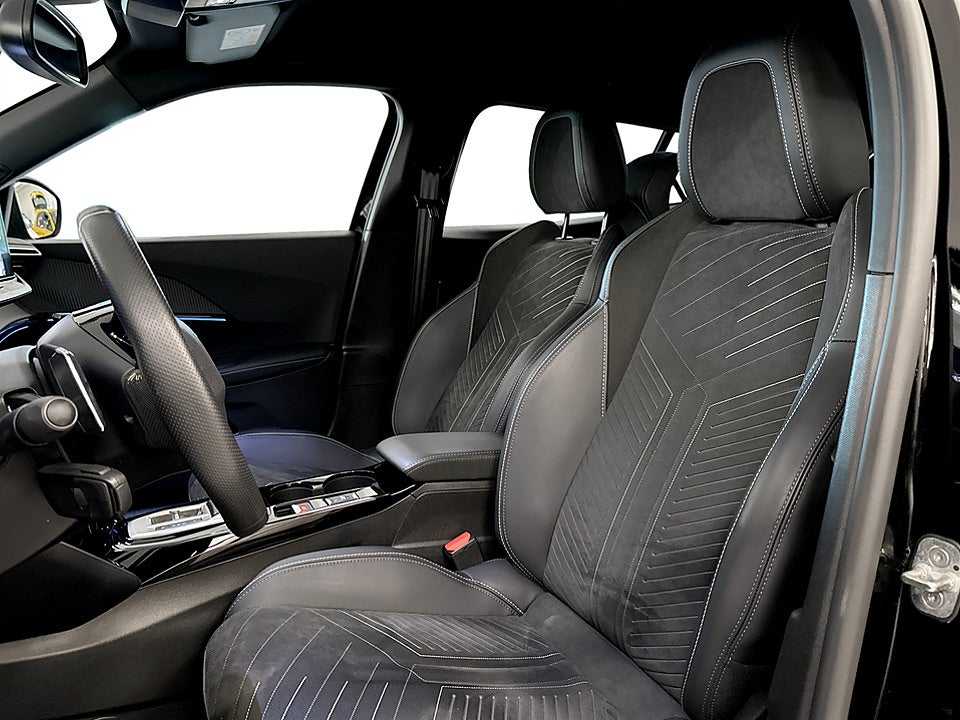 Bild på Peugeot 2008 GT Hybrid 145hk Aut B-KAMERA ELSTOL CARPLAY