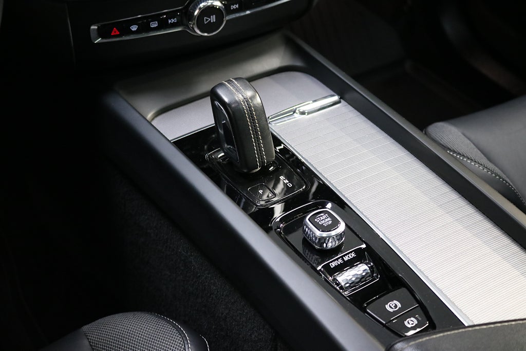 Volvo XC60 2020 - miniatyr 12