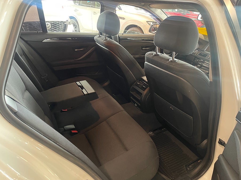 BMW 520d xDrive Touring 190 hk VÄRMARE DRAG