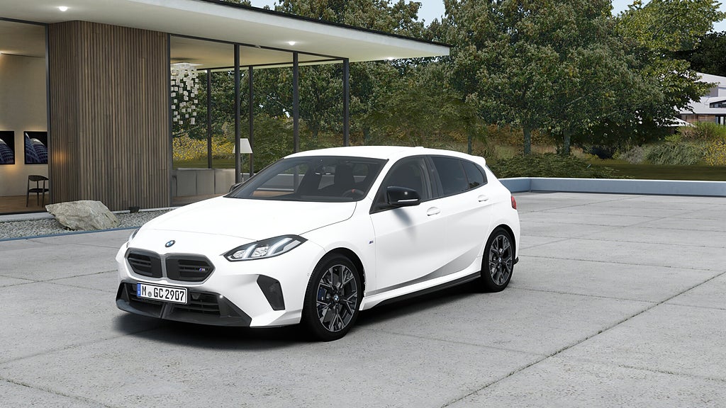 BMW M135i xDrive PÅVÄG 24 MÅN Privatleasing fr. 4.395 kr/mån
