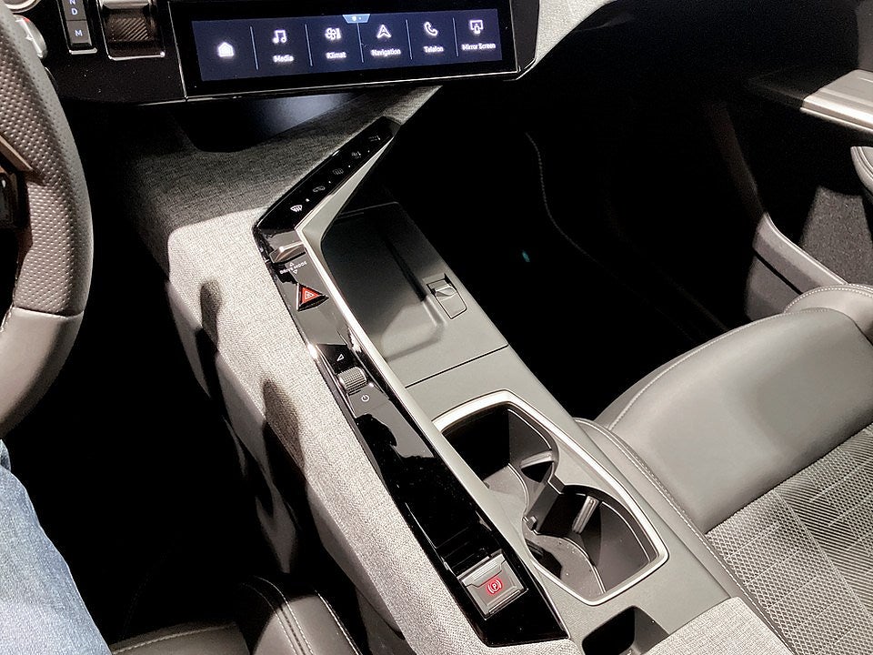 Bild på Peugeot 5008 GT Hybrid 145hk Aut - 7-SITS,B-KAMERA,NAV