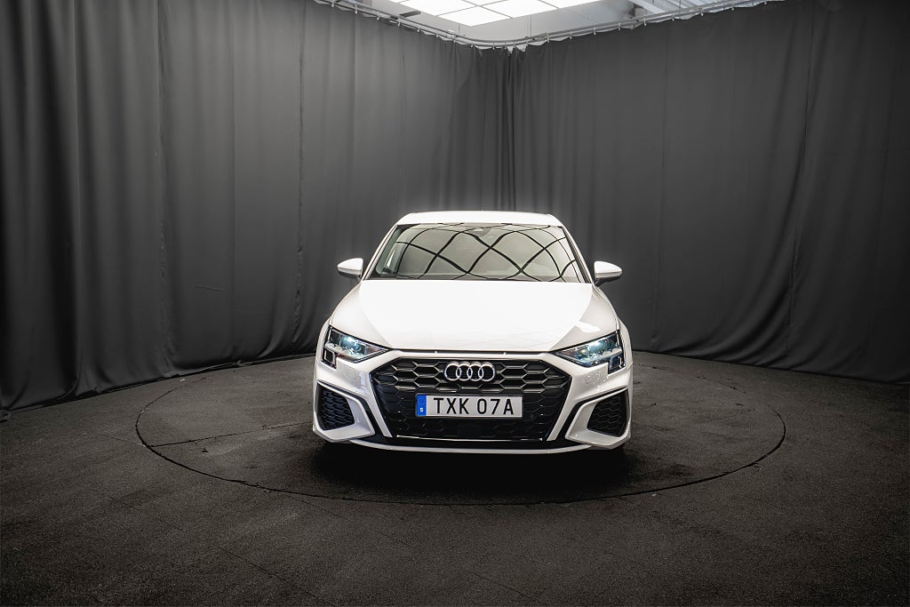 Audi A3 45 TFSI e Plug-in S-Line LÄDER DRAG CARPLAY 245hk