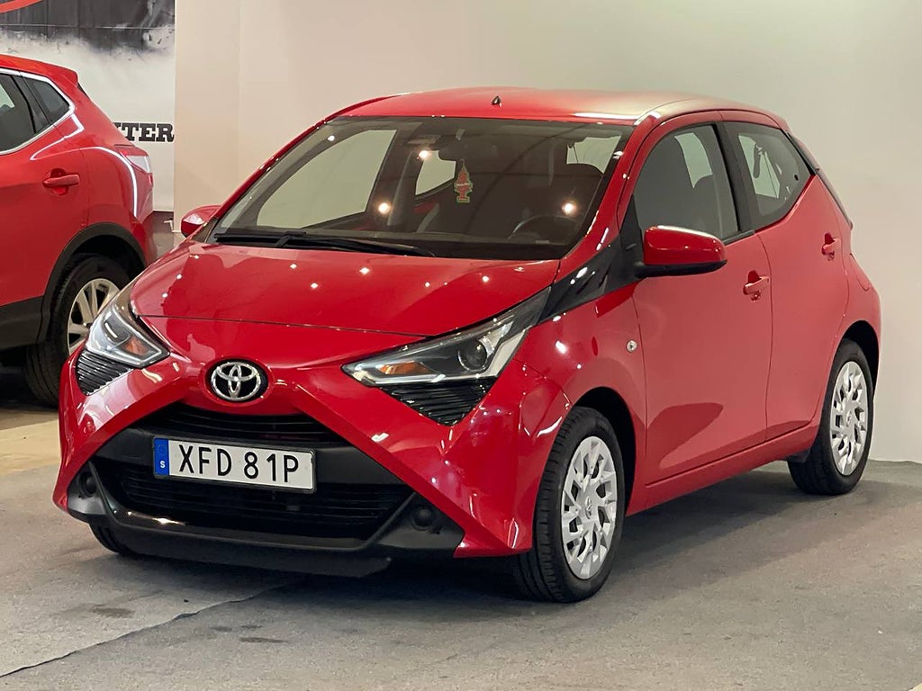 Toyota Aygo 5-DÖRRAR 1.0 VVT-I X-PLAY EURO 6 NY BESIKTAD NY SERVAD