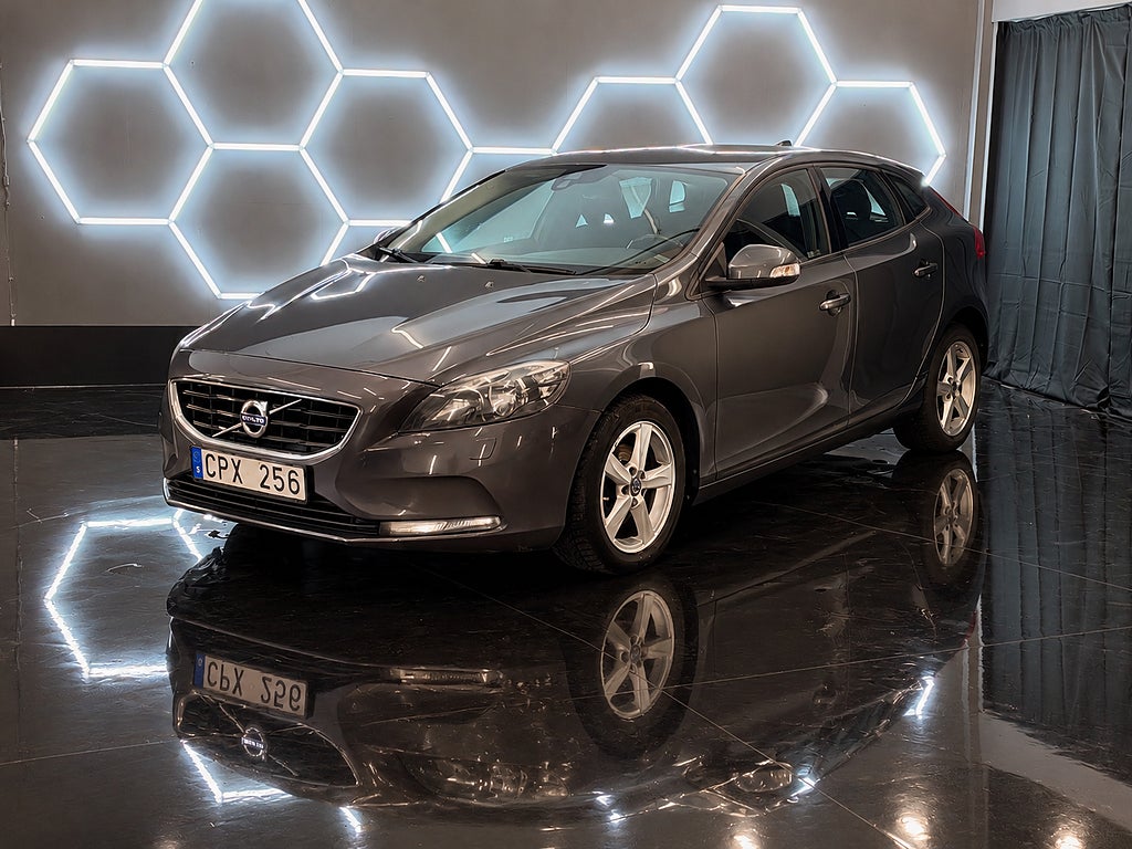 Volvo V40 D2 Kinetic / Nyservad / Dragkrok / Backkamera / Isofix
