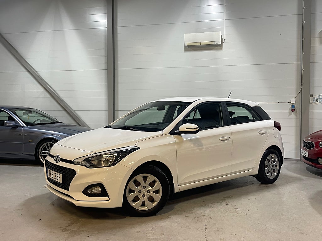 Vit Hyundai i20 hos MTD Bilar i Kalmar