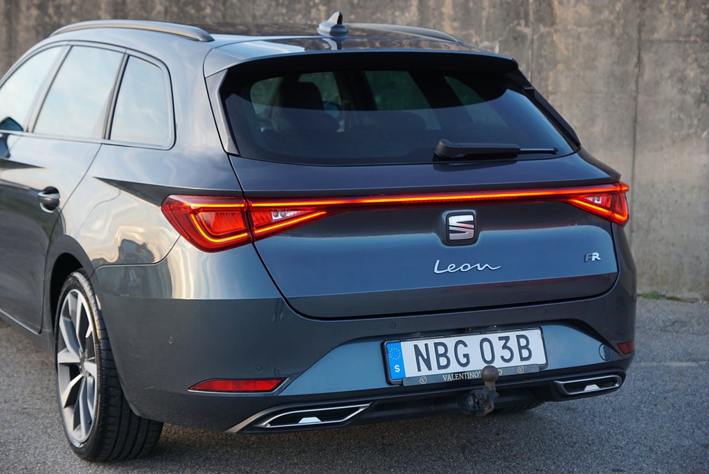 Seat Leon Sportstourer 1.5 eTSI FR Cockpit Drag B-Kamera