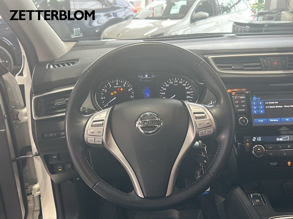 SUV Nissan Qashqai 12 av 17