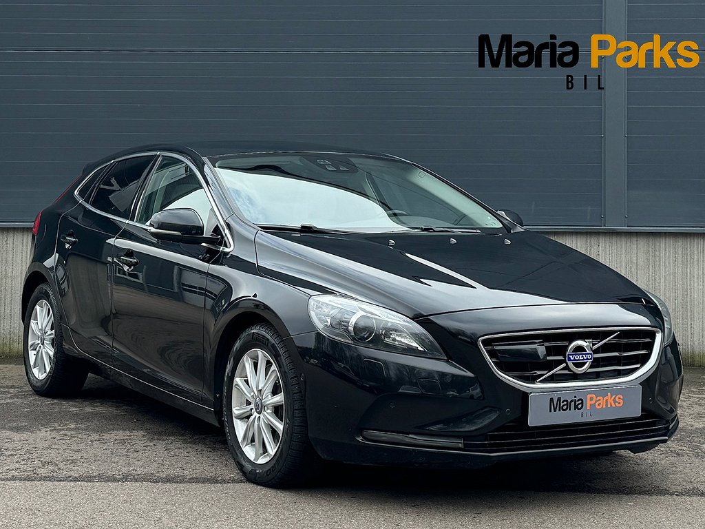 Volvo V40 D4 Geartronic Summum/Nybes/GPS/PDC/Panorama/Drag
