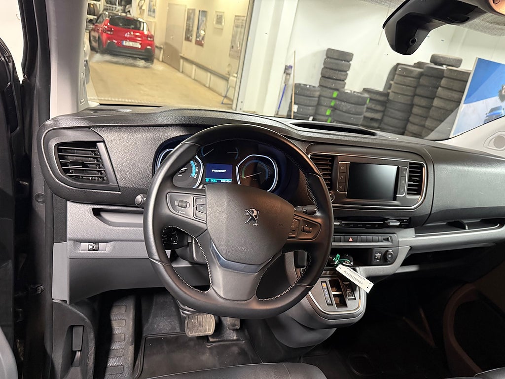 Bild på Peugeot e-Expert  PRO+ L3 75kWh 136hk Back-kamera/Nav