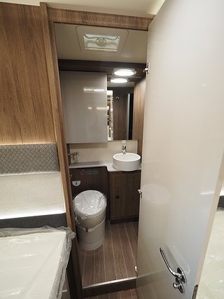 Husbil-halvintegrerad Ci Magis 82 XT  9 av 20