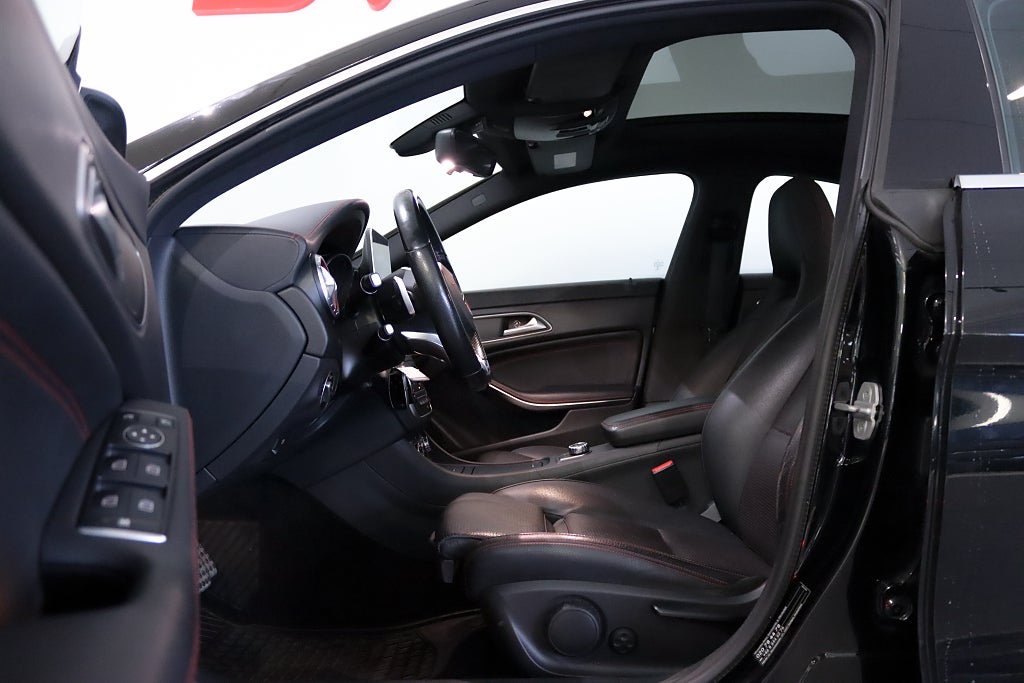Mercedes-Benz CLA 220 d 220d AMG Pano H/K Läder VÄRMARE Navi