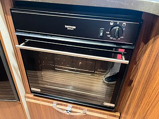 Husbil-halvintegrerad Adria MATRIX SUPREME M 687 SL 17 av 36