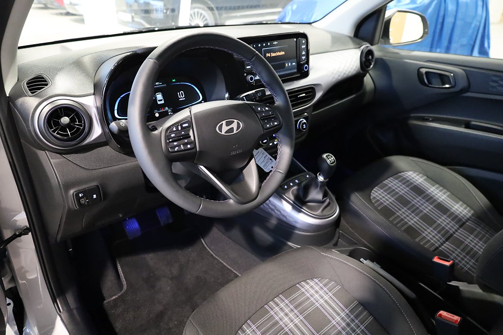 Hyundai i10 1.0 Kamera CarPlay Rattvärme Leasbar 2025