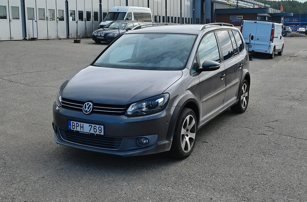 Volkswagen CrossTouran 7-seater 1.4 TSI Cross Repobjekt AC Farthållare Backkam