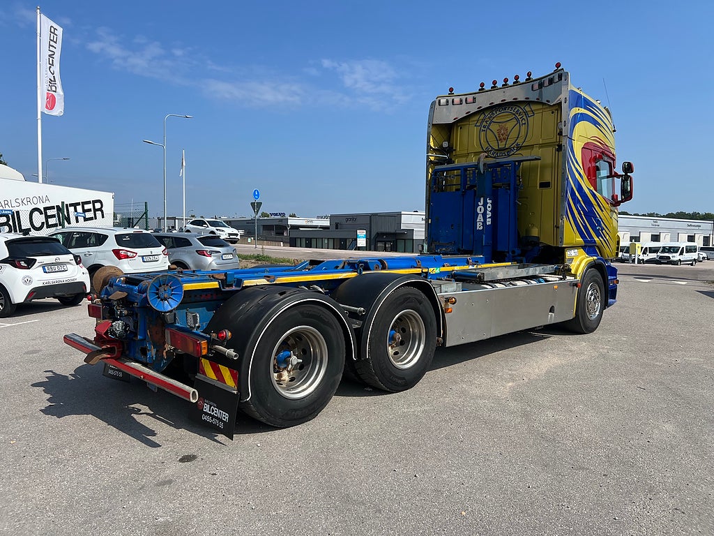Scania R560 V8 6x4 Tandem, Lastväxlare