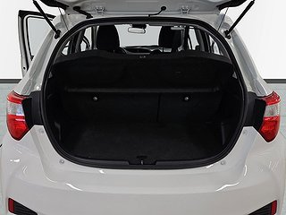 Toyota Yaris Hybrid Active S&V-hjul/Carplay/Kamera/M&K-värm