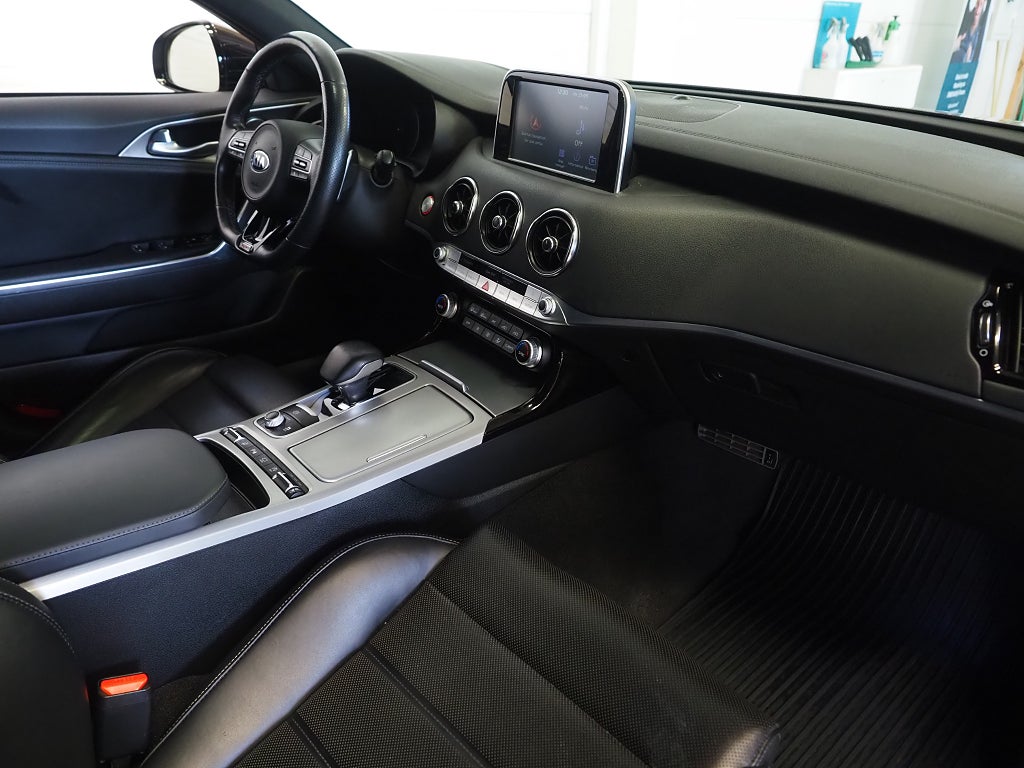 Kia Stinger GT AWD 3.3 V6 T-GDI 370hk AWD |Navi|360°|H/K|HUD| 2018