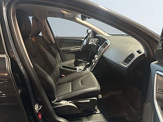 Volvo XC60 D4 AWD Aut Classic Momentum Dvärm/Ad.Fhåll/BLIS/SoV – bild 10