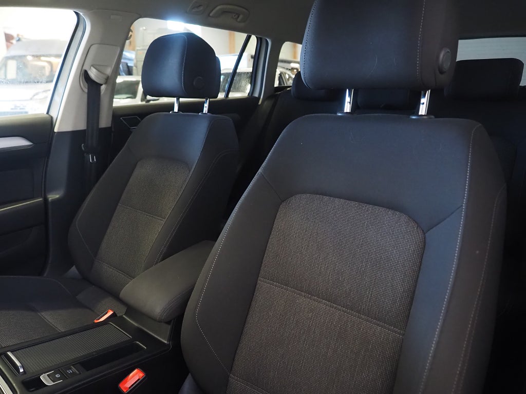 Volkswagen Passat Sportscombi 2.0 TDI 150hk D-Värmare Drag Kamera 2016